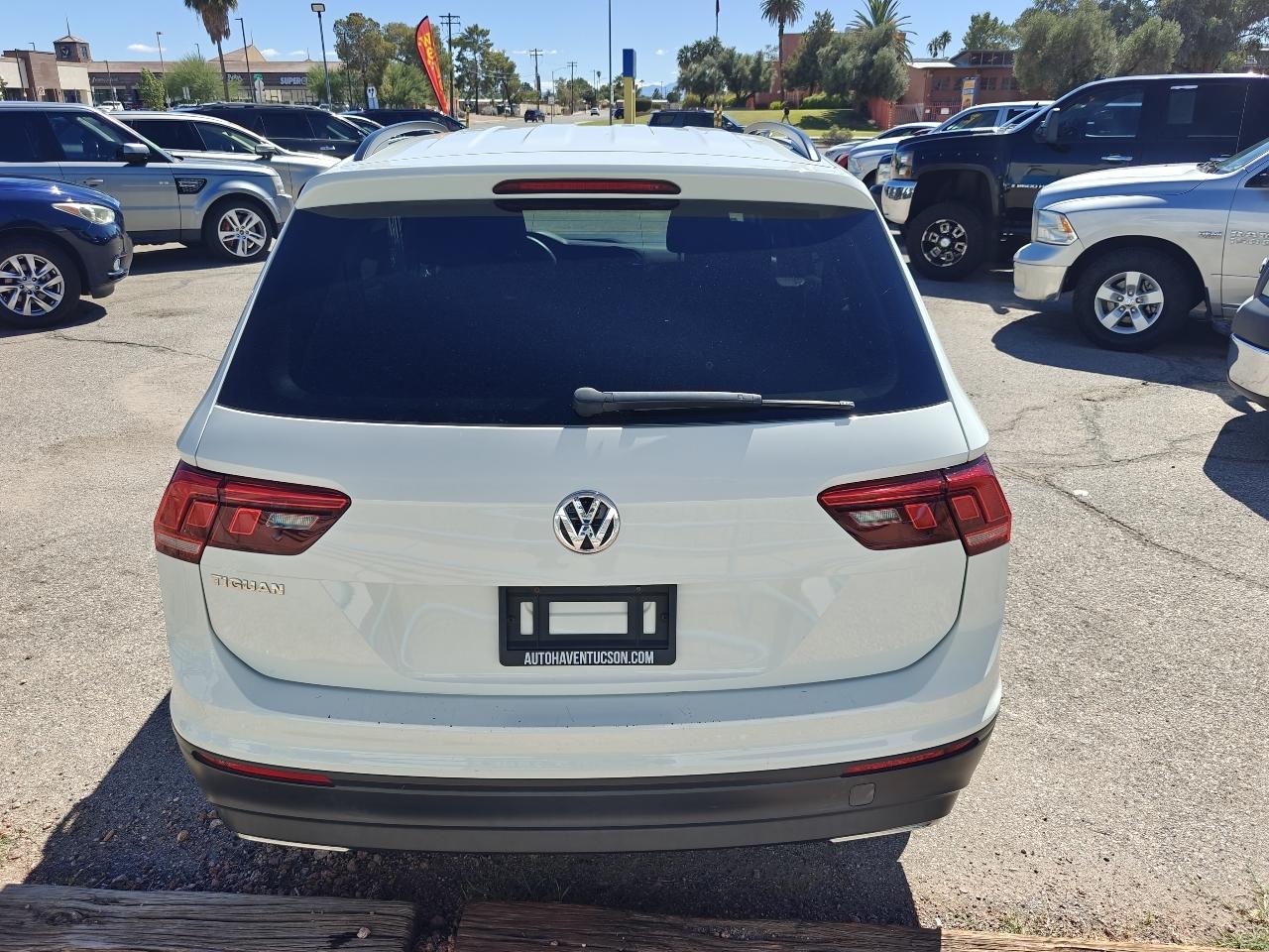 Volkswagen Tiguan S 2019