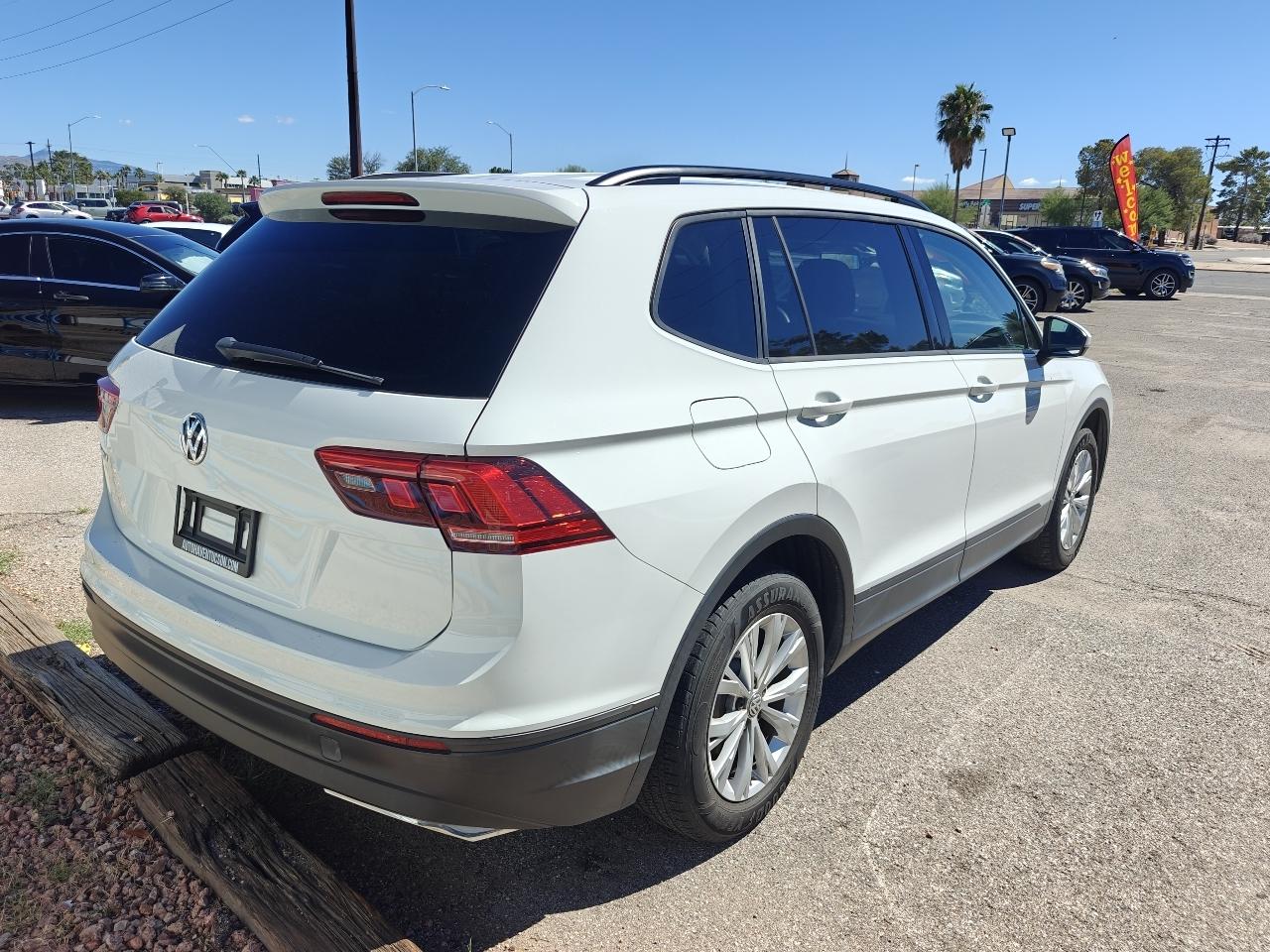Volkswagen Tiguan S 2019