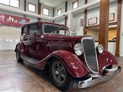 1934 Ford Victoria 