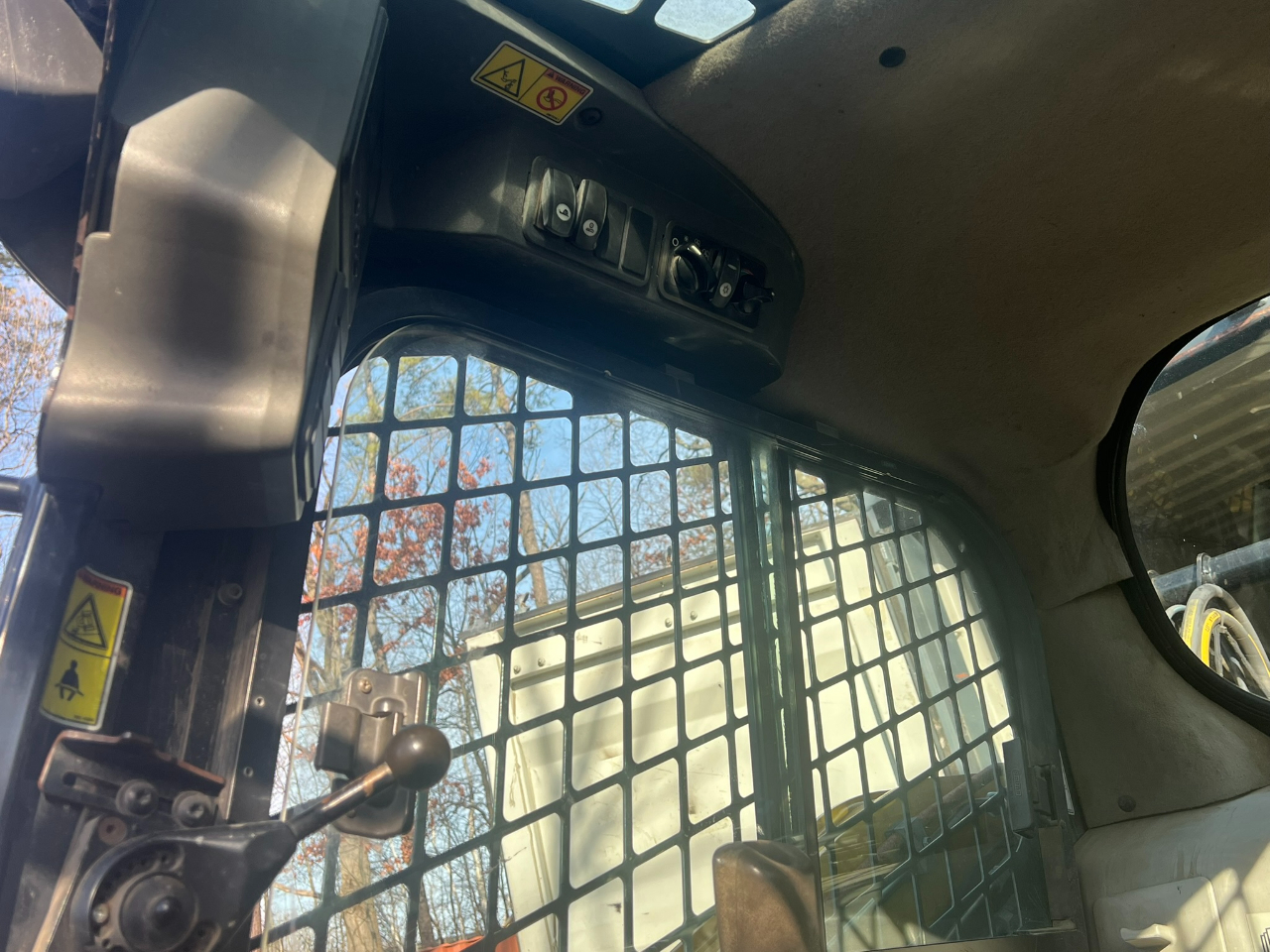 Caterpillar Skid Loader  2011