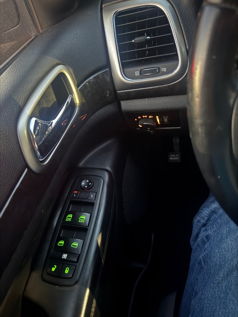 Jeep Grand Cherokee  2011