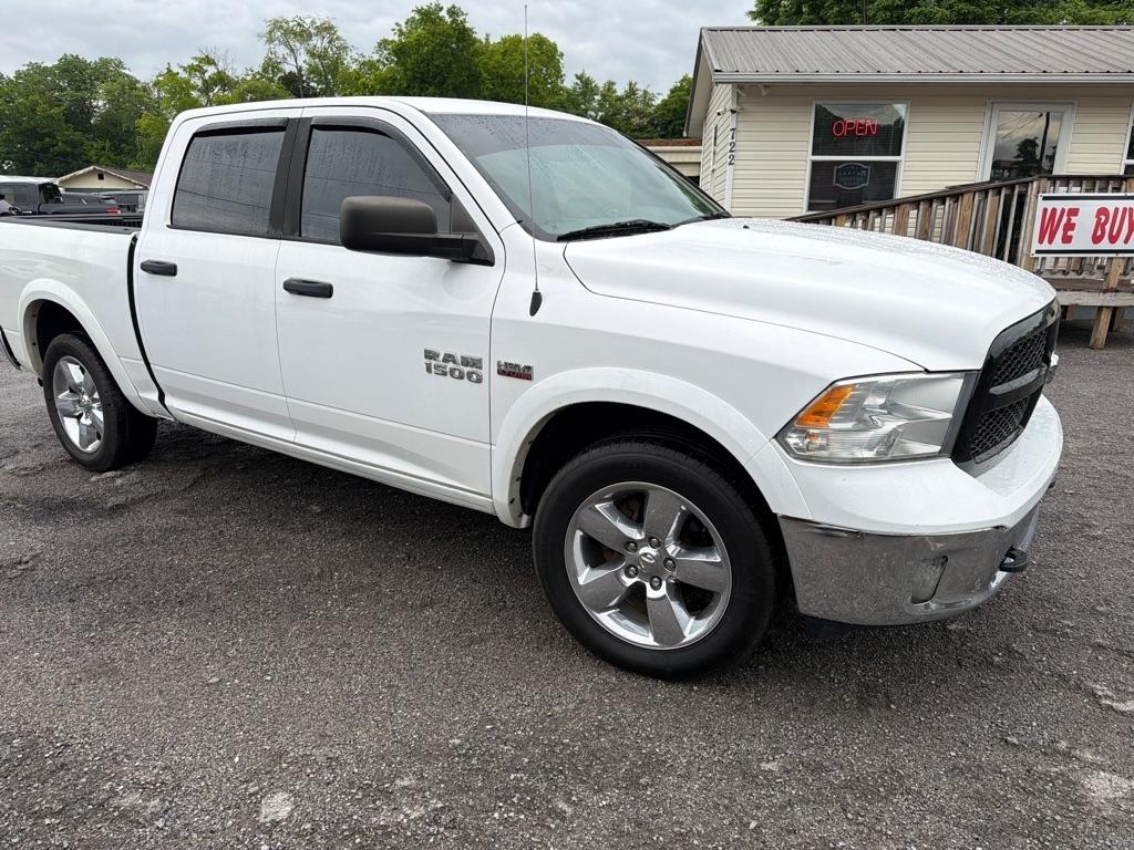 RAM 1500 SLT Crew Cab SWB 4WD 2016