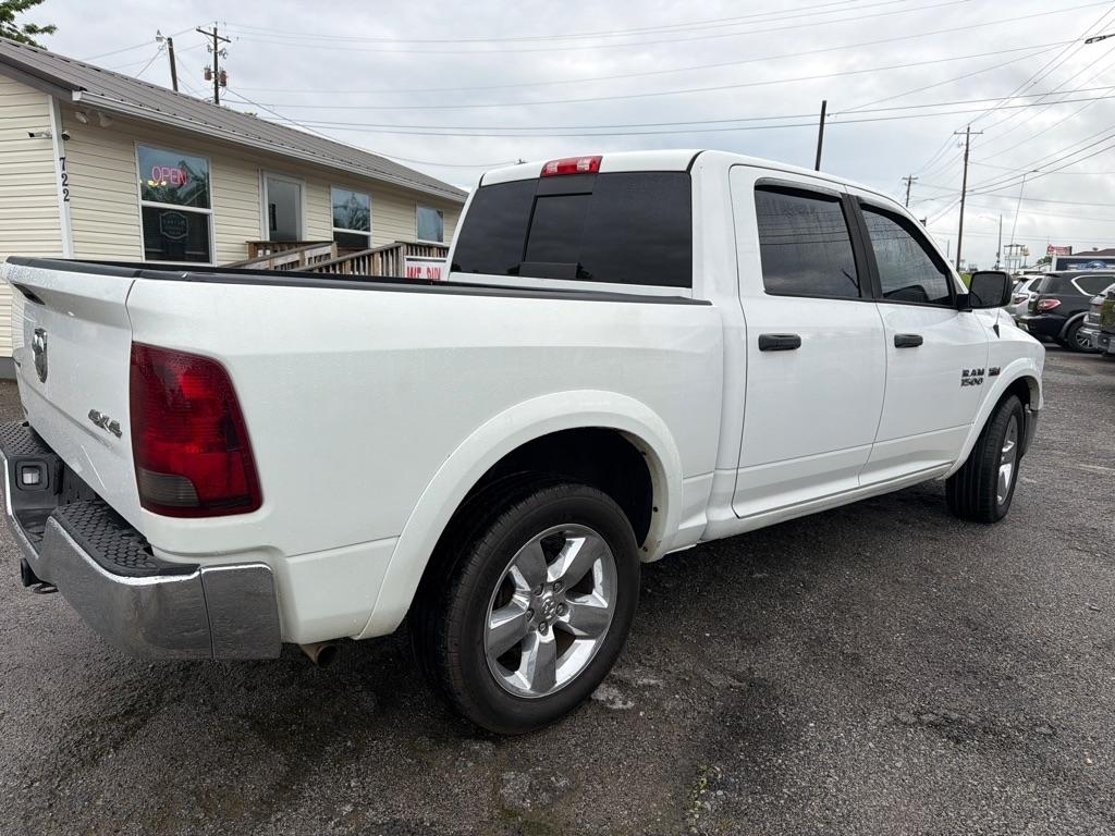 RAM 1500 SLT Crew Cab SWB 4WD 2016