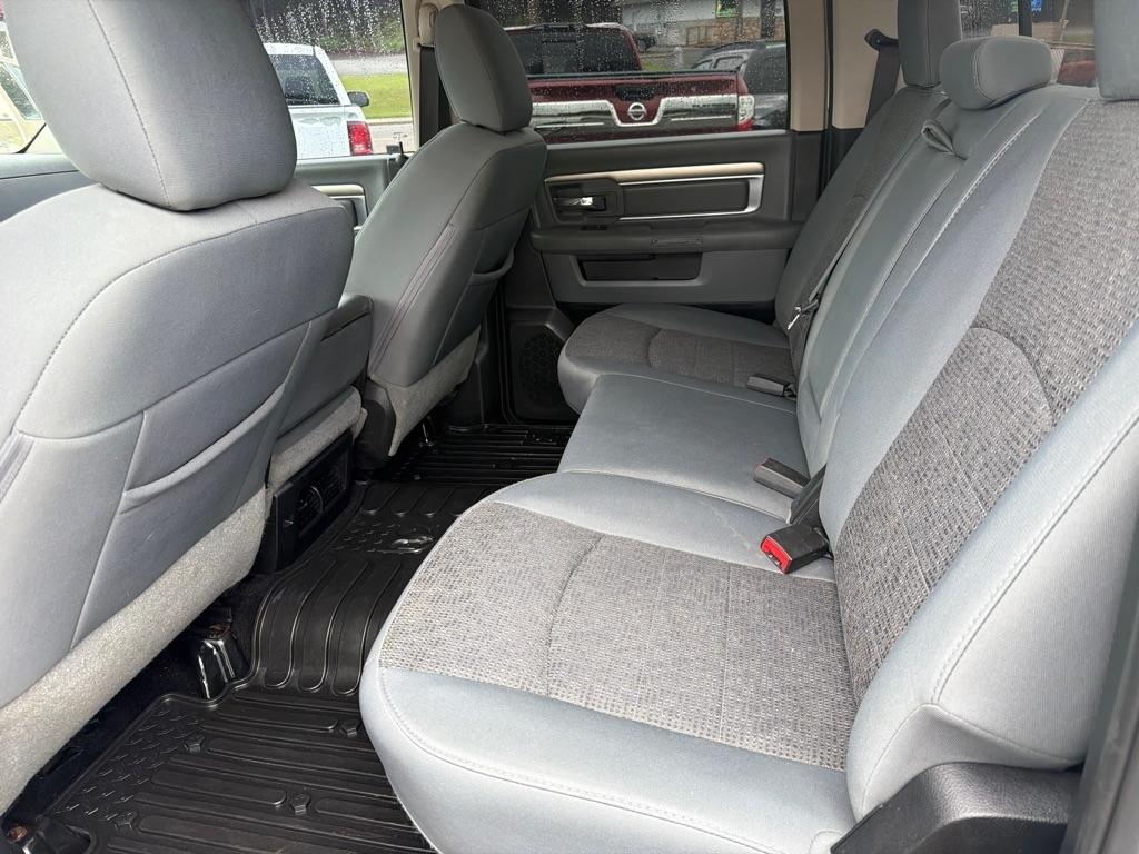 RAM 1500 SLT Crew Cab SWB 4WD 2016