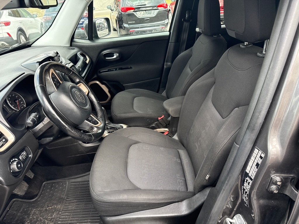 Jeep Renegade Latitude 4WD 2017 Jeep Renegade Latitude 4WD 2017