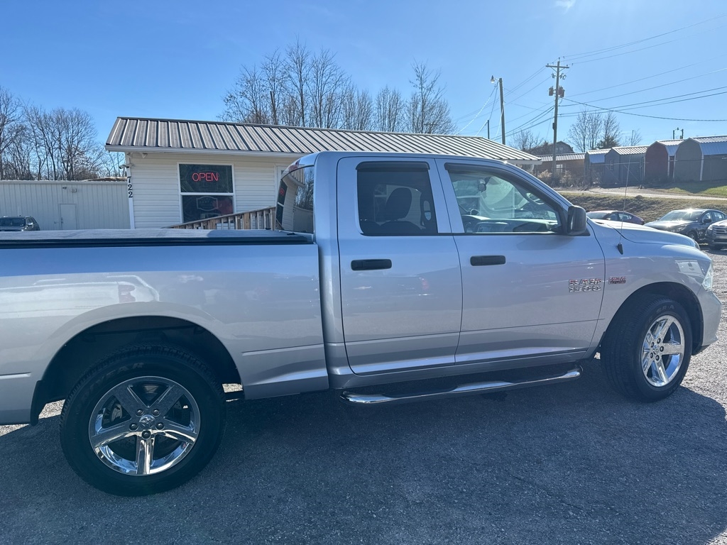RAM 1500 Tradesman Quad Cab 4WD 2015