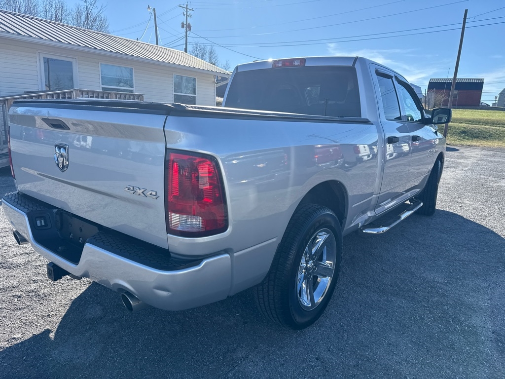 RAM 1500 Tradesman Quad Cab 4WD 2015