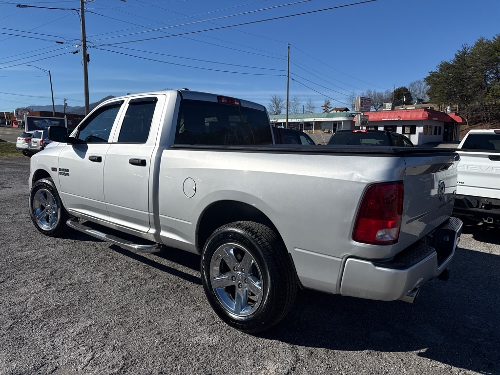 RAM 1500 Tradesman Quad Cab 4WD 2015