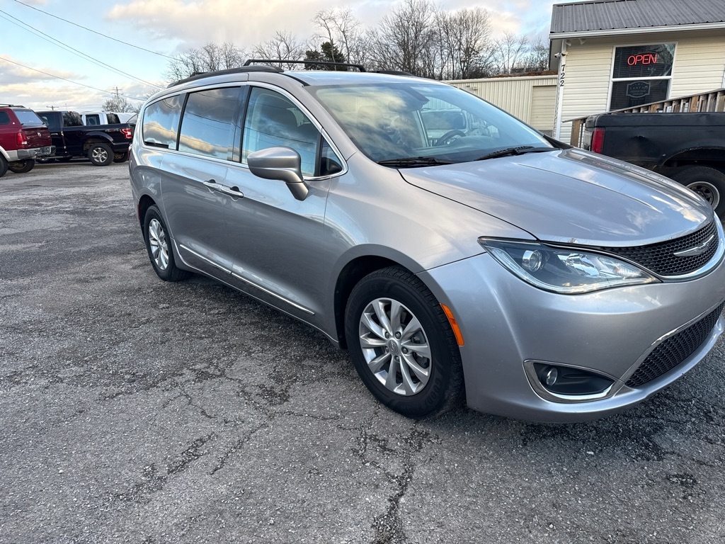 Chrysler Pacifica Touring-L 2017