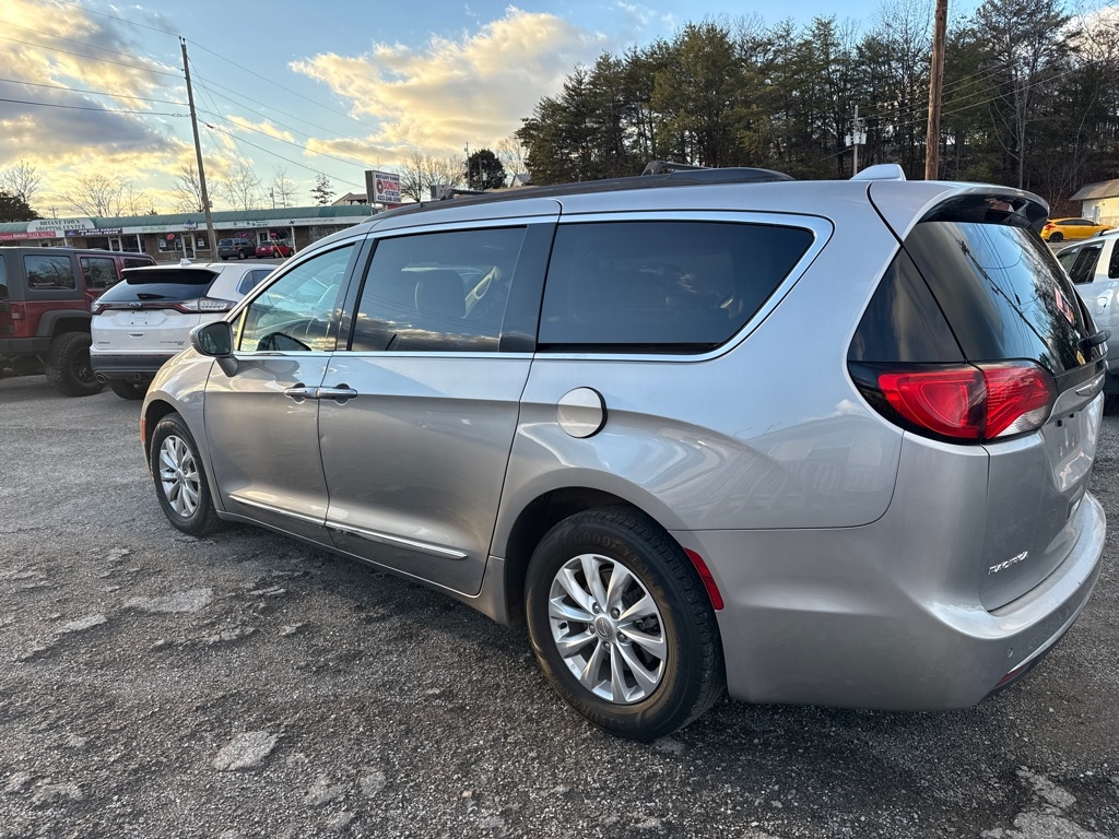 Chrysler Pacifica Touring-L 2017