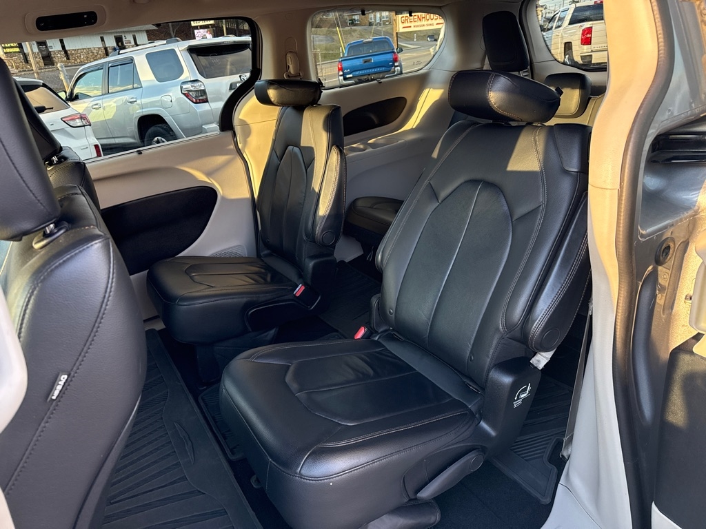 Chrysler Pacifica Touring-L 2017