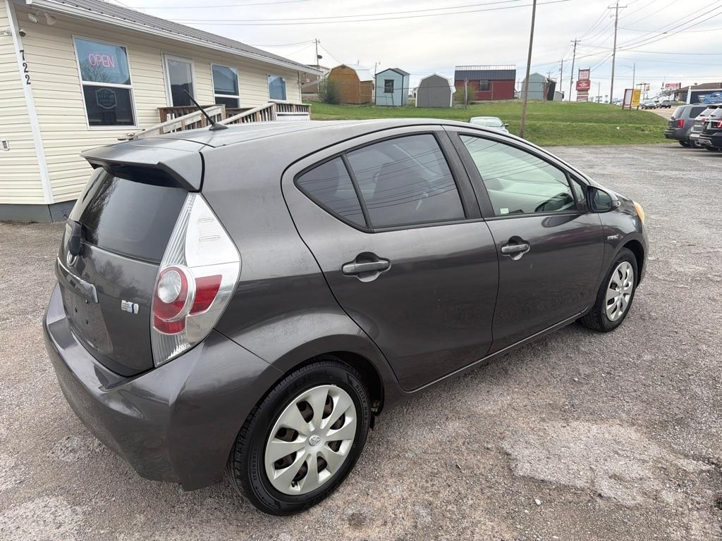 Toyota Prius c One 2013