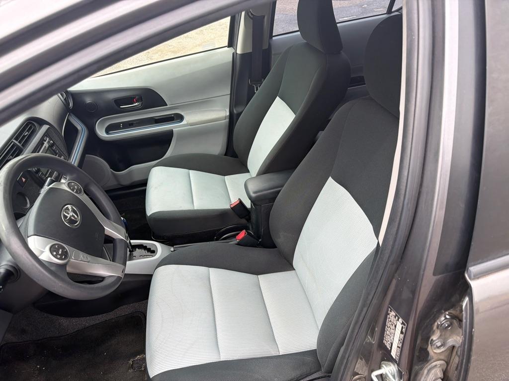 Toyota Prius c One 2013