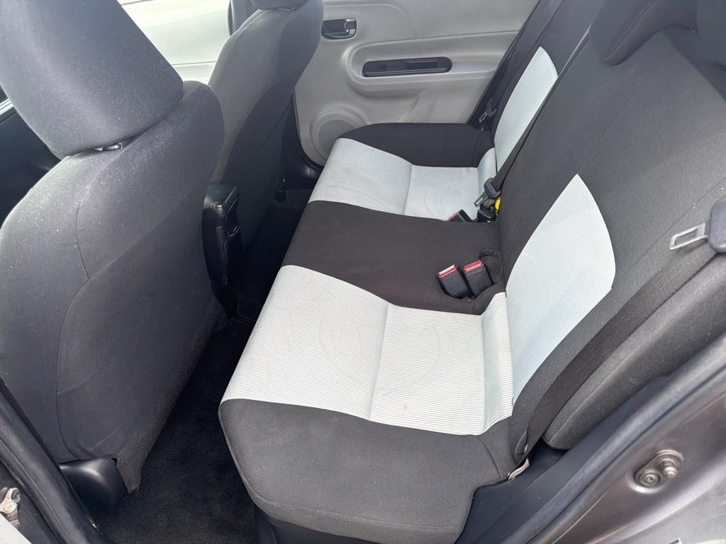 Toyota Prius c One 2013