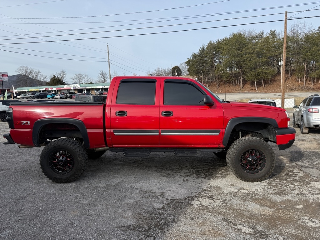 Chevrolet Silverado 1500 LS Crew Cab 4WD 2004