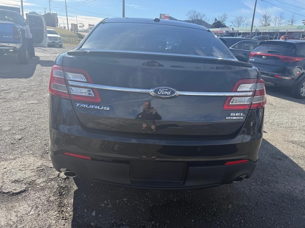 Ford Taurus SEL FWD 2018