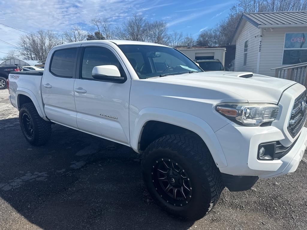 Toyota Tacoma SR5 Double Cab Long Bed V6 6AT 4WD 2017