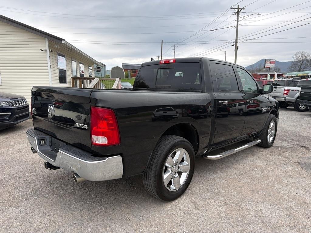 RAM 1500 SLT Crew Cab SWB 4WD 2016