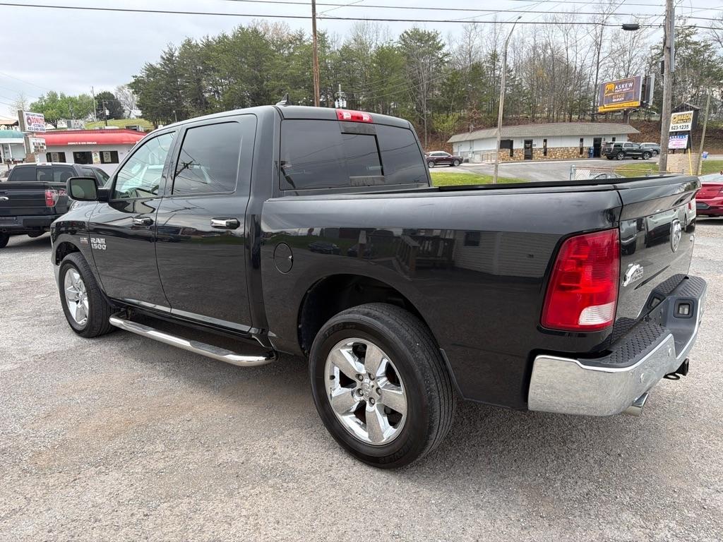 RAM 1500 SLT Crew Cab SWB 4WD 2016