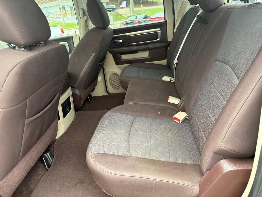 RAM 1500 SLT Crew Cab SWB 4WD 2016