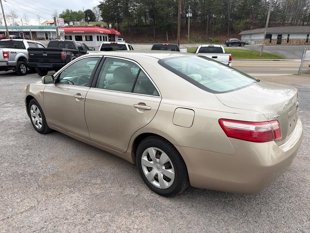 Toyota Camry SE 5-Spd AT 2009
