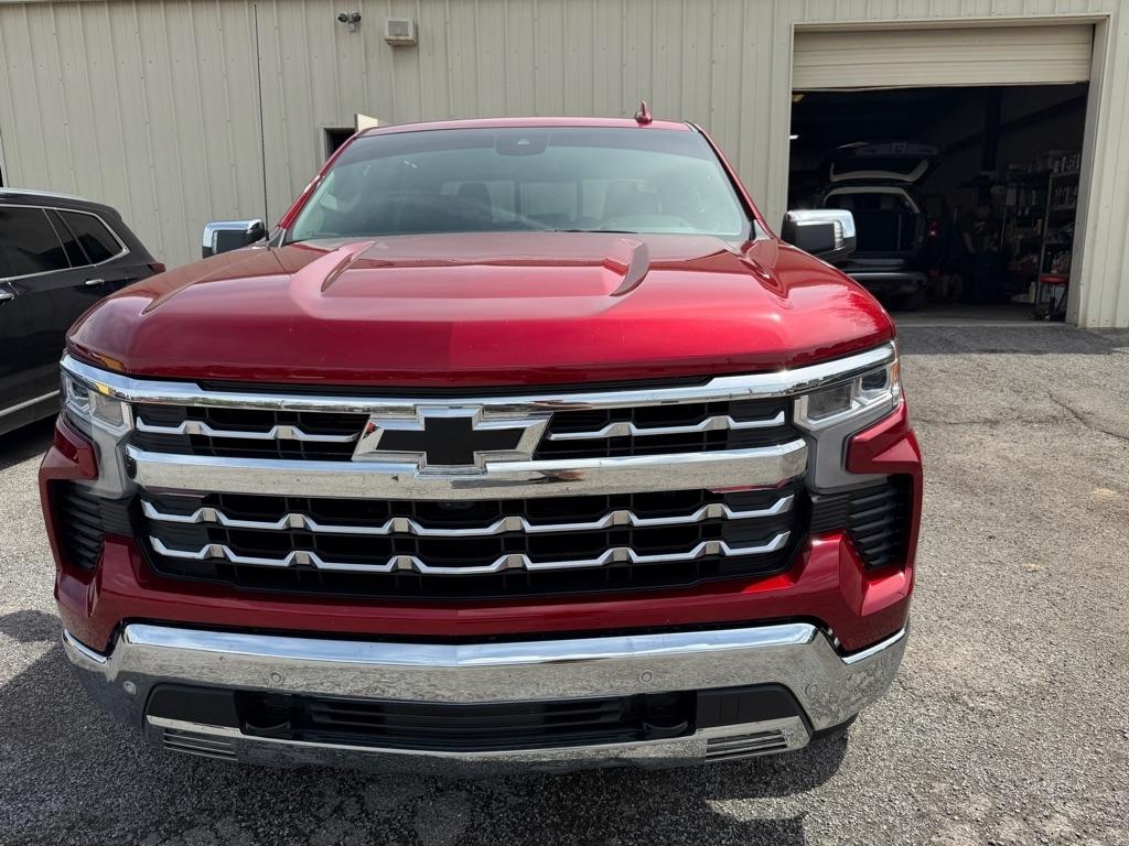 Chevrolet Silverado 1500 LTZ Crew Cab 2WD 2025