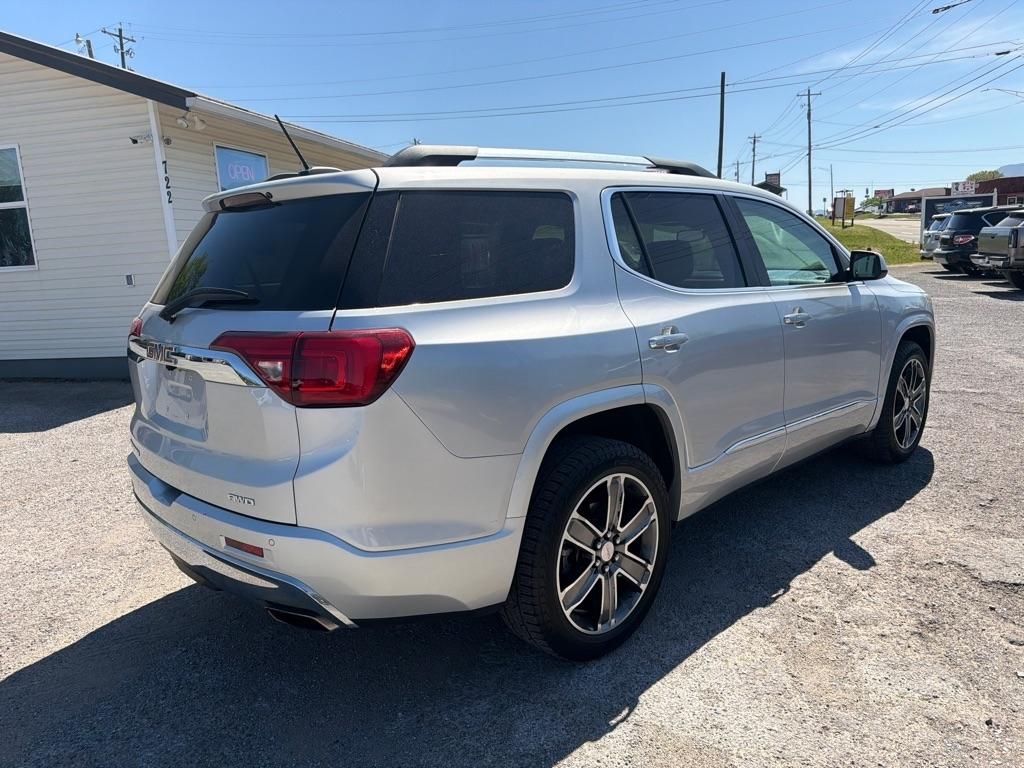 GMC Acadia Denali AWD 2017