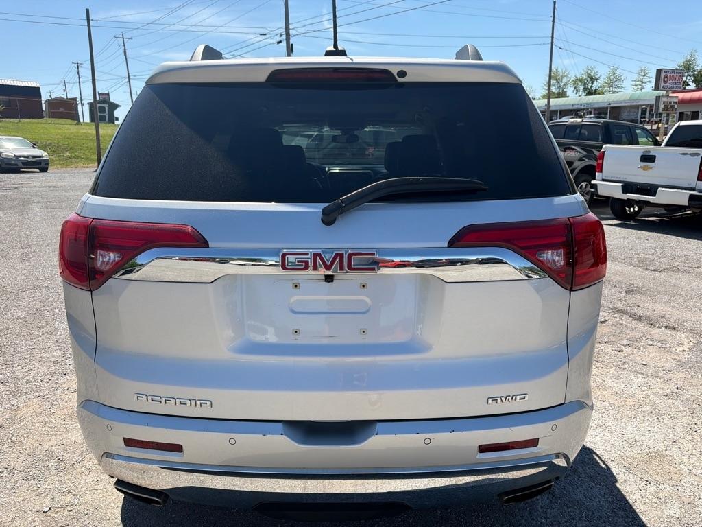 GMC Acadia Denali AWD 2017