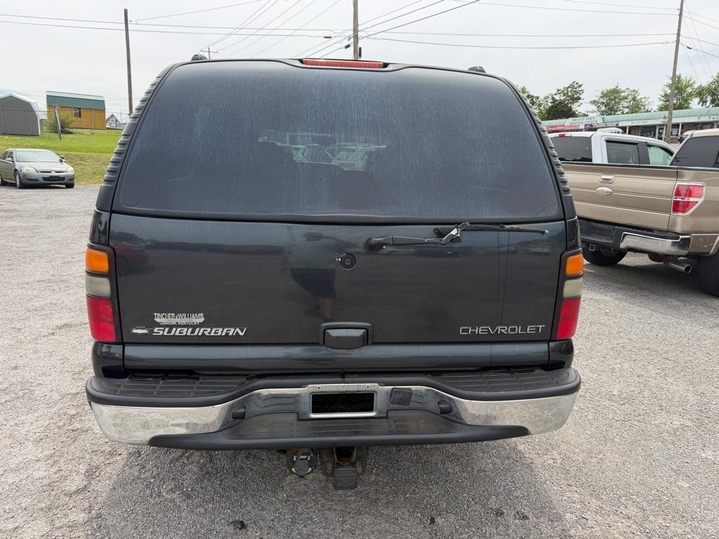 Chevrolet Suburban 1500 4WD 2004