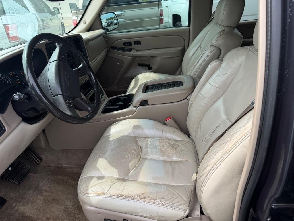 Chevrolet Suburban 1500 4WD 2004
