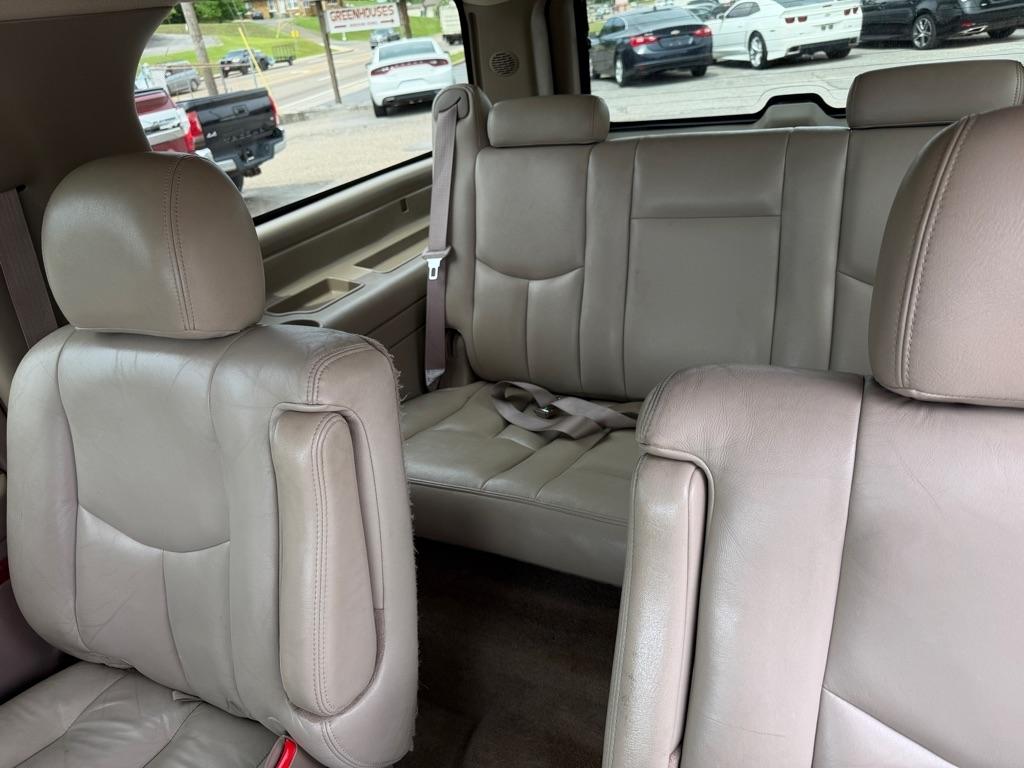 Chevrolet Suburban 1500 4WD 2004