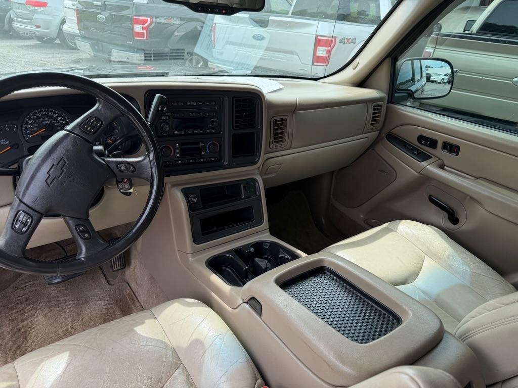 Chevrolet Suburban 1500 4WD 2004