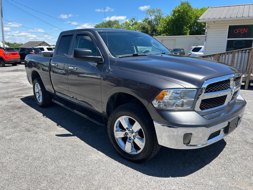 RAM 1500 SLT Quad Cab 4WD 2015