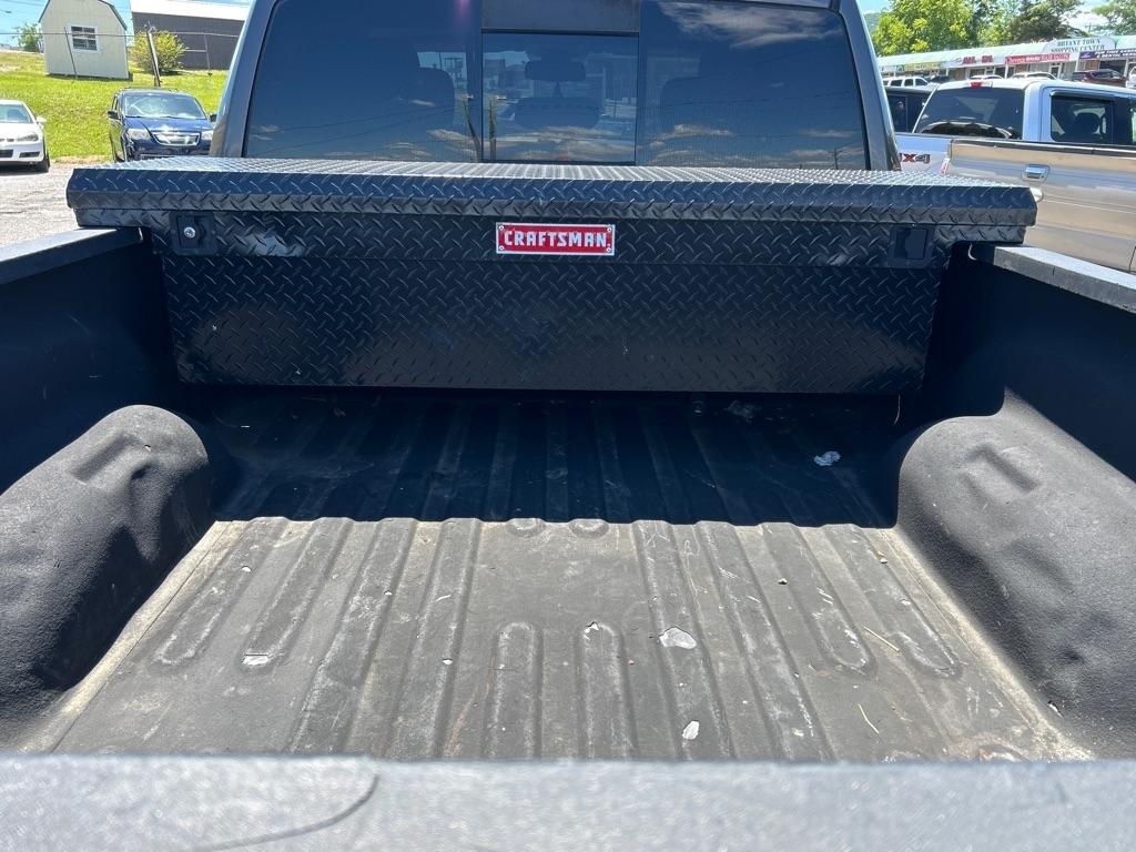 RAM 1500 SLT Quad Cab 4WD 2015