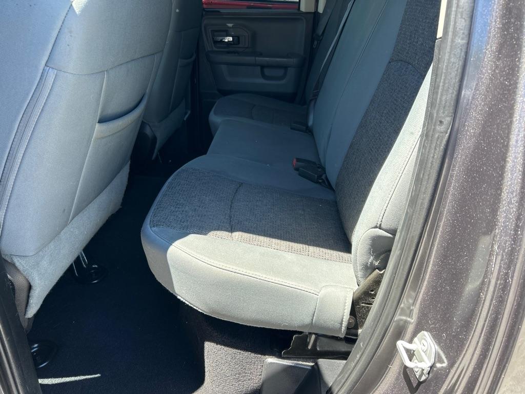 RAM 1500 SLT Quad Cab 4WD 2015