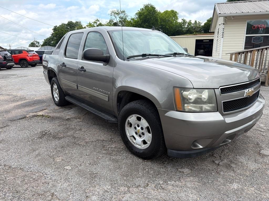 Chevrolet Avalanche LS 4WD 2009