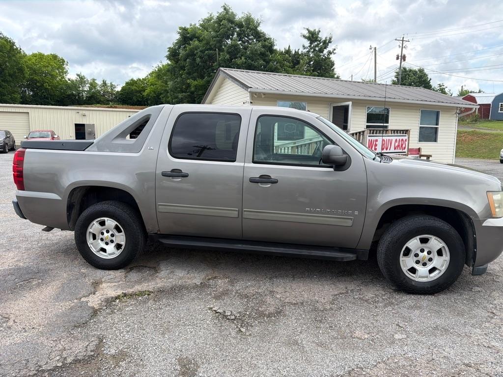 Chevrolet Avalanche LS 4WD 2009