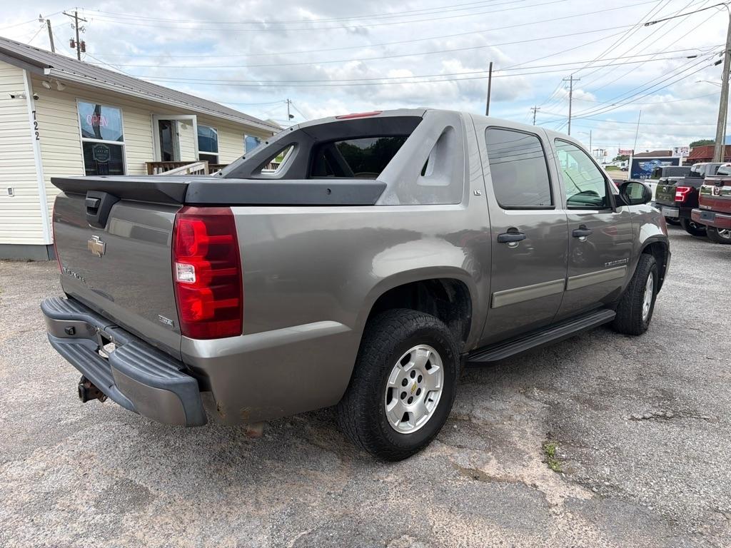 Chevrolet Avalanche LS 4WD 2009