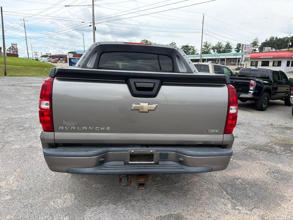 Chevrolet Avalanche LS 4WD 2009
