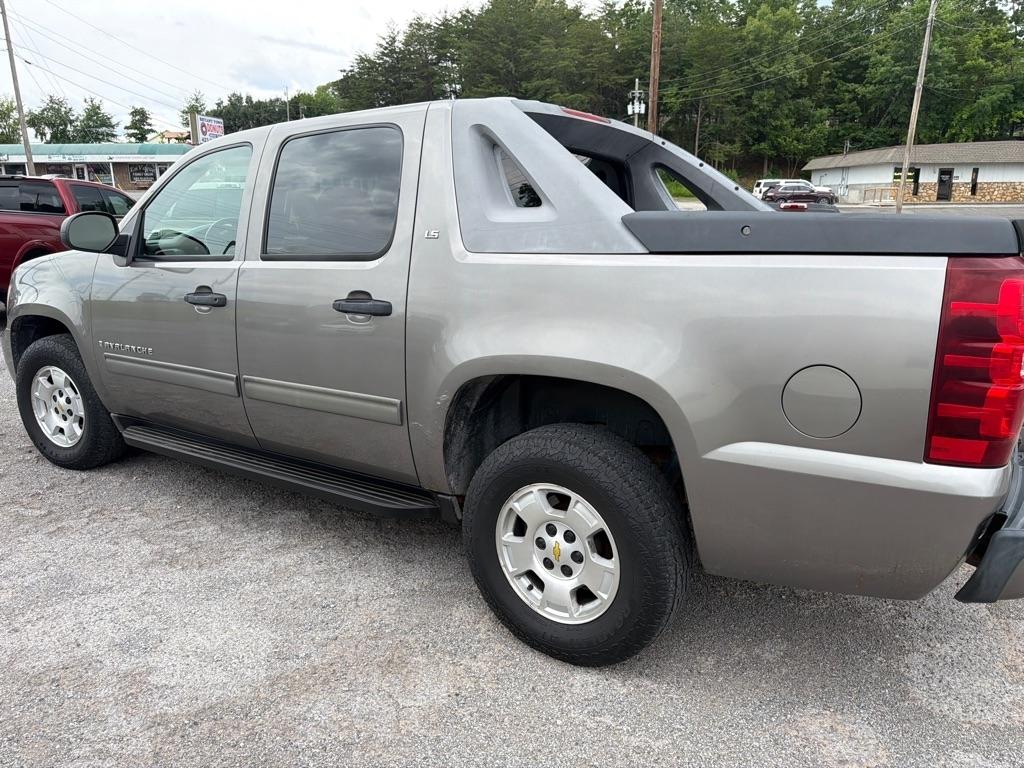 Chevrolet Avalanche LS 4WD 2009