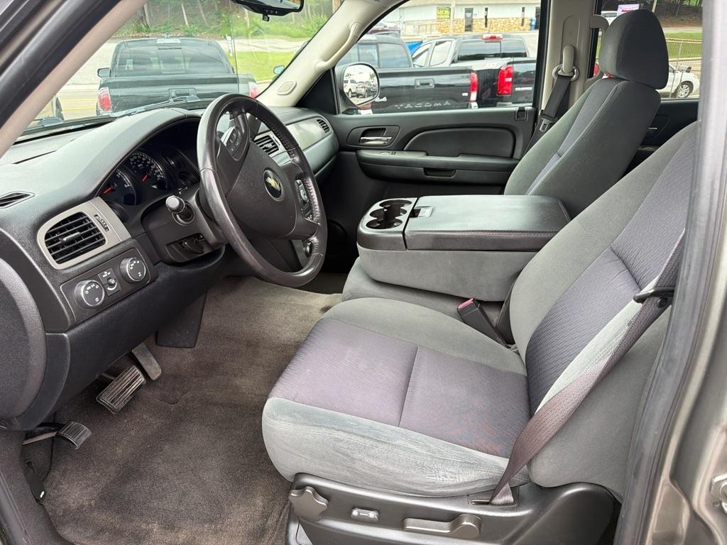 Chevrolet Avalanche LS 4WD 2009