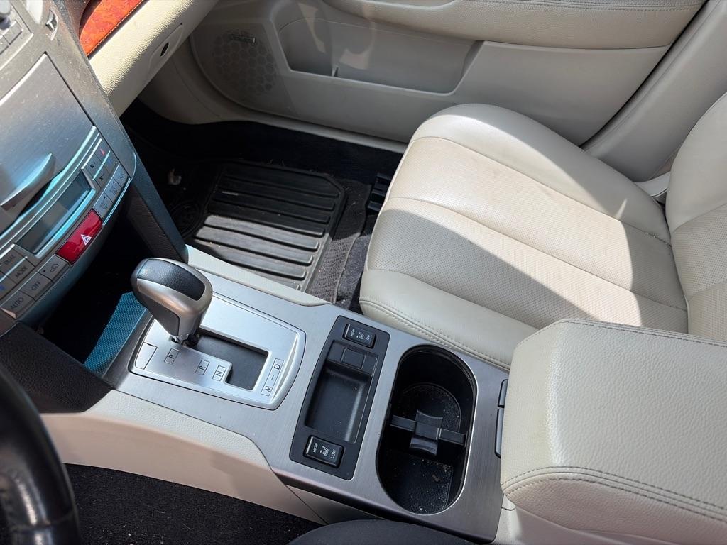 Subaru Outback 2.5i Limited 2010
