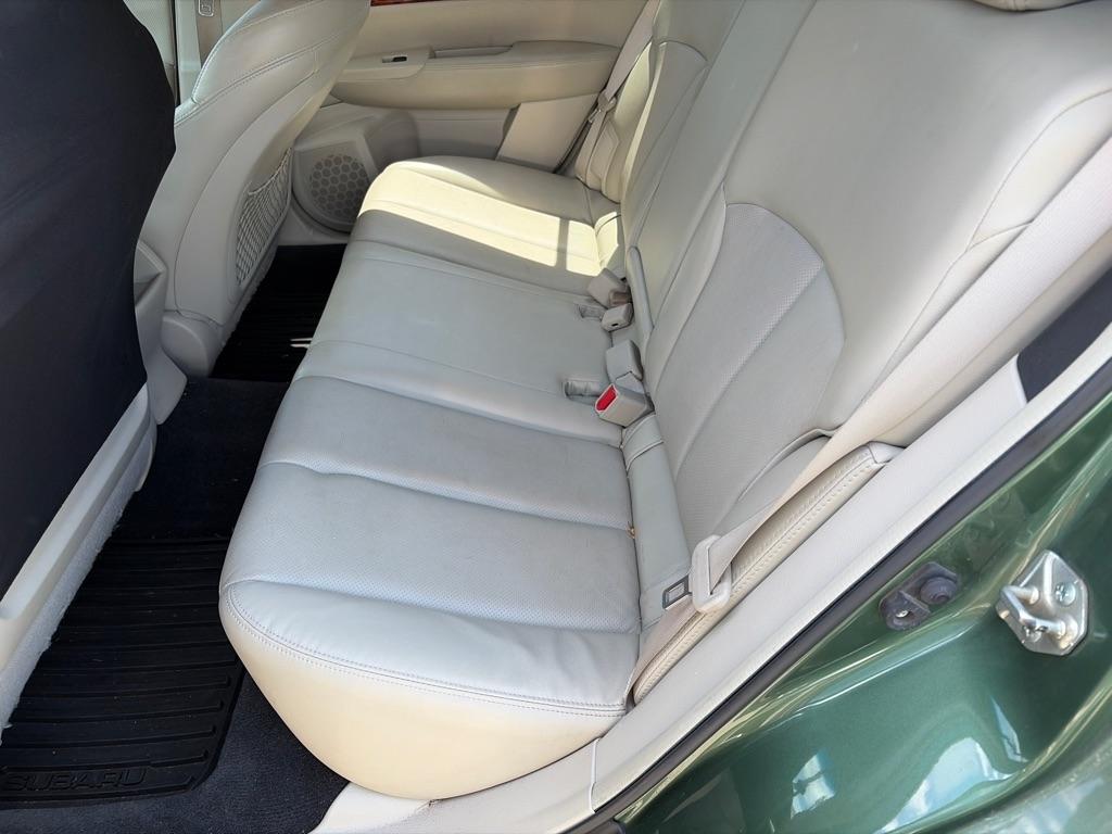 Subaru Outback 2.5i Limited 2010