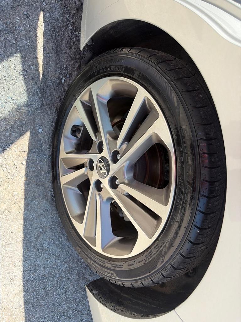 Hyundai Elantra  2017