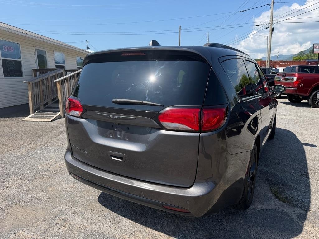 Chrysler Pacifica Touring-L 2020