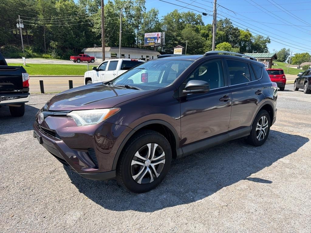 Toyota RAV4 LE AWD 2017