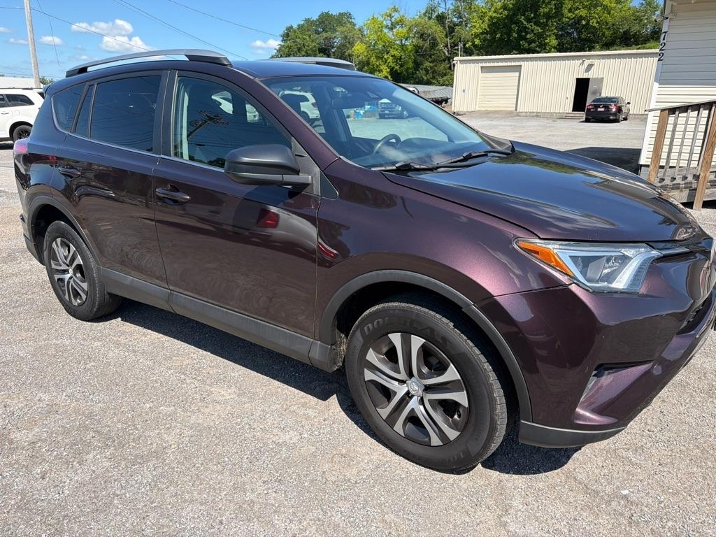 Toyota RAV4 LE AWD 2017
