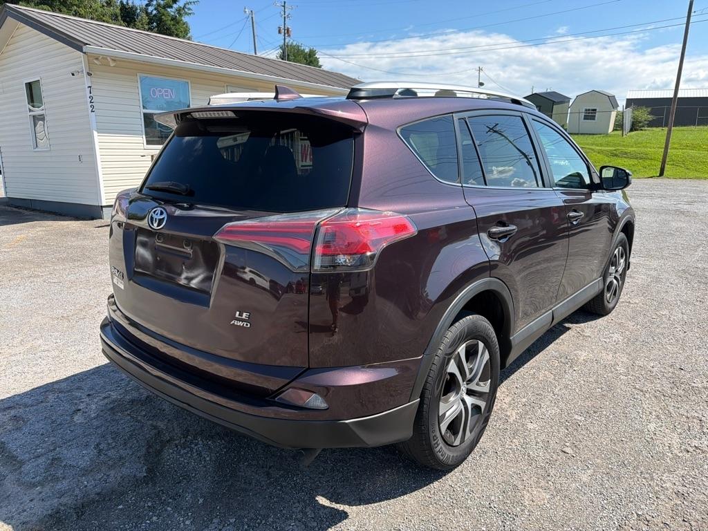 Toyota RAV4 LE AWD 2017