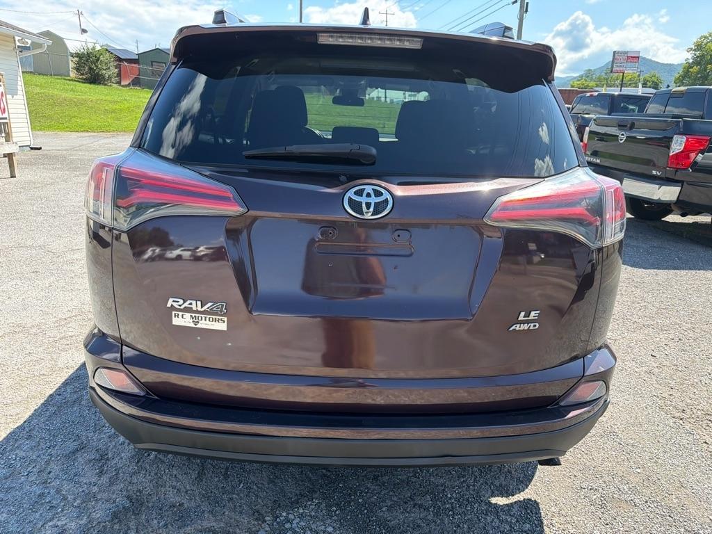 Toyota RAV4 LE AWD 2017