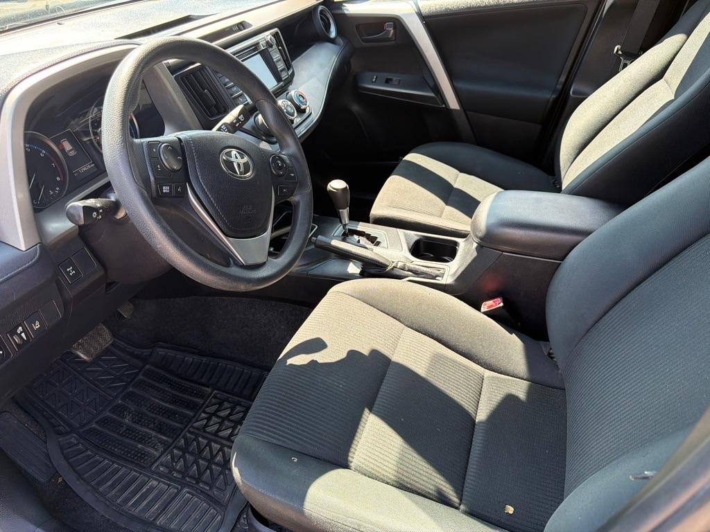 Toyota RAV4 LE AWD 2017